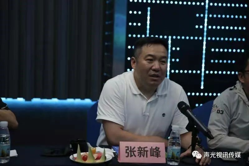 ZOBO董事长张新峰作为声光视讯行业联盟代表赴豫芒温暖灾区，传递爱心