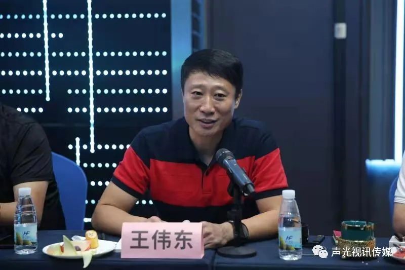 ZOBO董事长张新峰作为声光视讯行业联盟代表赴豫芒温暖灾区，传递爱心