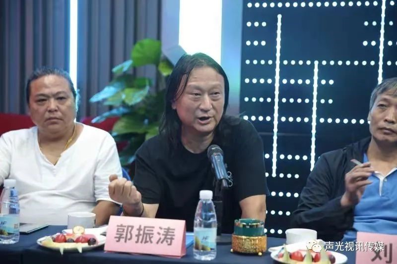 ZOBO董事长张新峰作为声光视讯行业联盟代表赴豫芒温暖灾区，传递爱心
