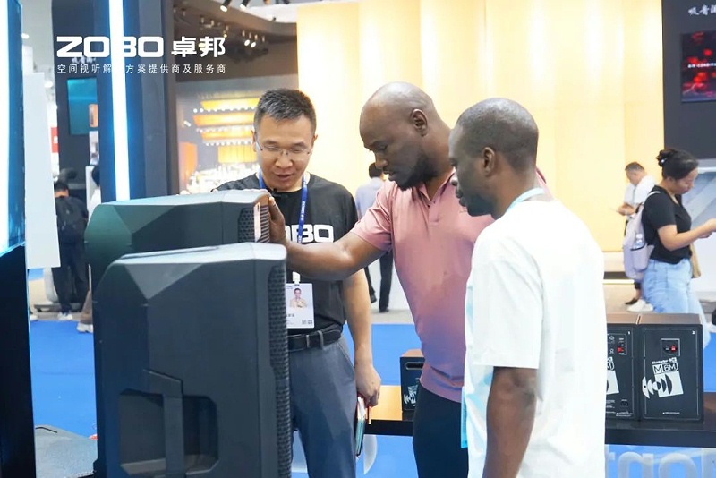 14人潮涌动，新品闪耀!ZOBO香蕉视频在线播放广州展首日引爆行业焦点