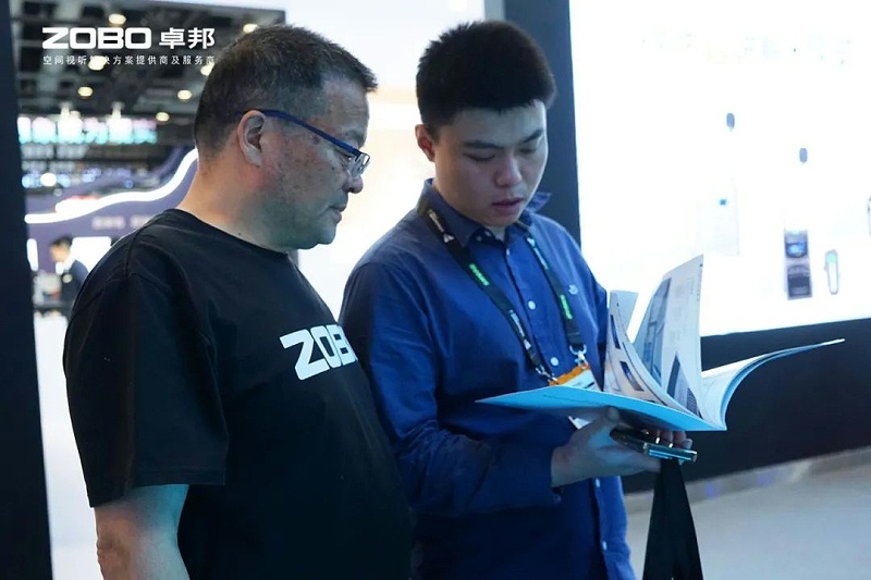 8直击展会首日盛况丨ZOBO香蕉视频在线播放2025北京InfoComm展