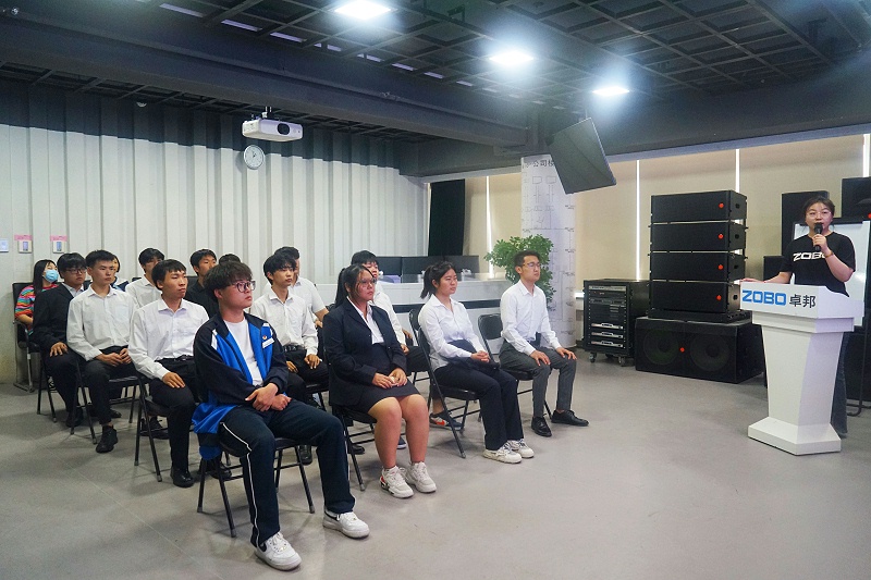 4校企合作 走进职场 协同育人丨欢迎北京市经贸技术学校师生来北京高校职场体验基地——ZOBO香蕉视频在线播放参观学习