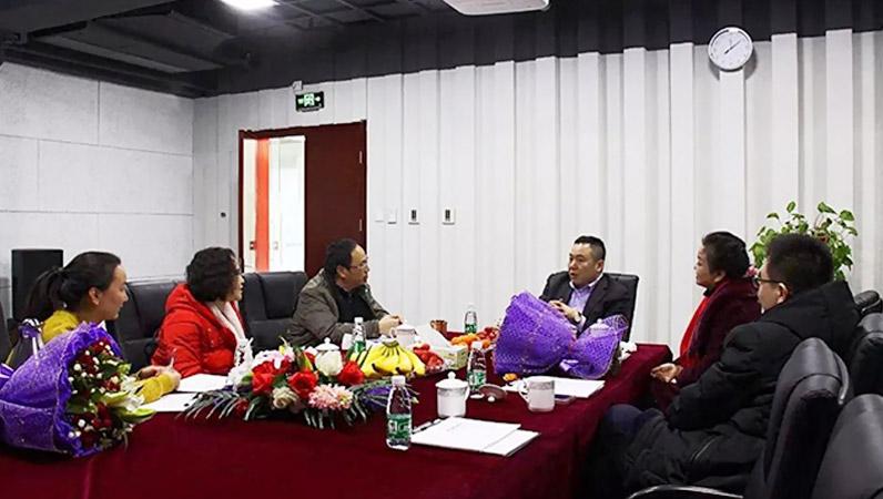 热烈欢迎湖南吉首大学院领导莅临ZOBO香蕉视频在线播放企业